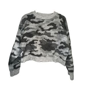 American Eagle Camo Sweater Gray Black Cropped Pullover Women’s Size Small